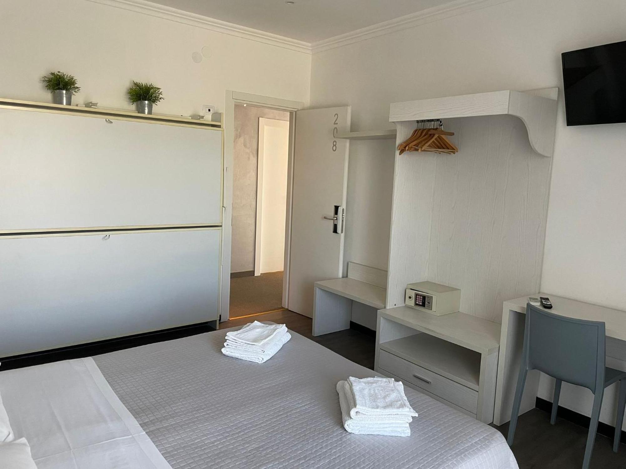 Hotel Hawaii Bed And Coffee Riccione Extérieur photo