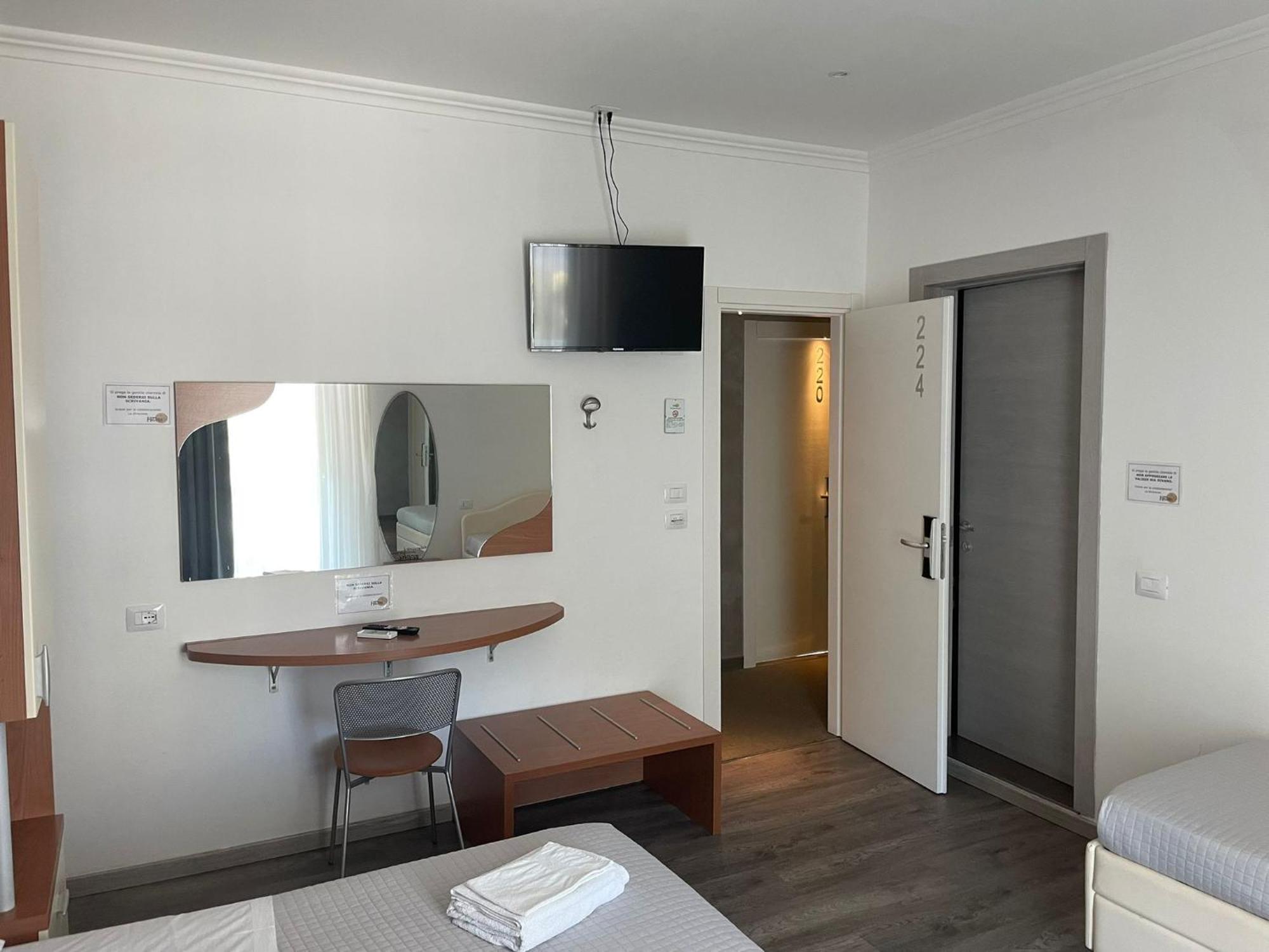 Hotel Hawaii Bed And Coffee Riccione Extérieur photo