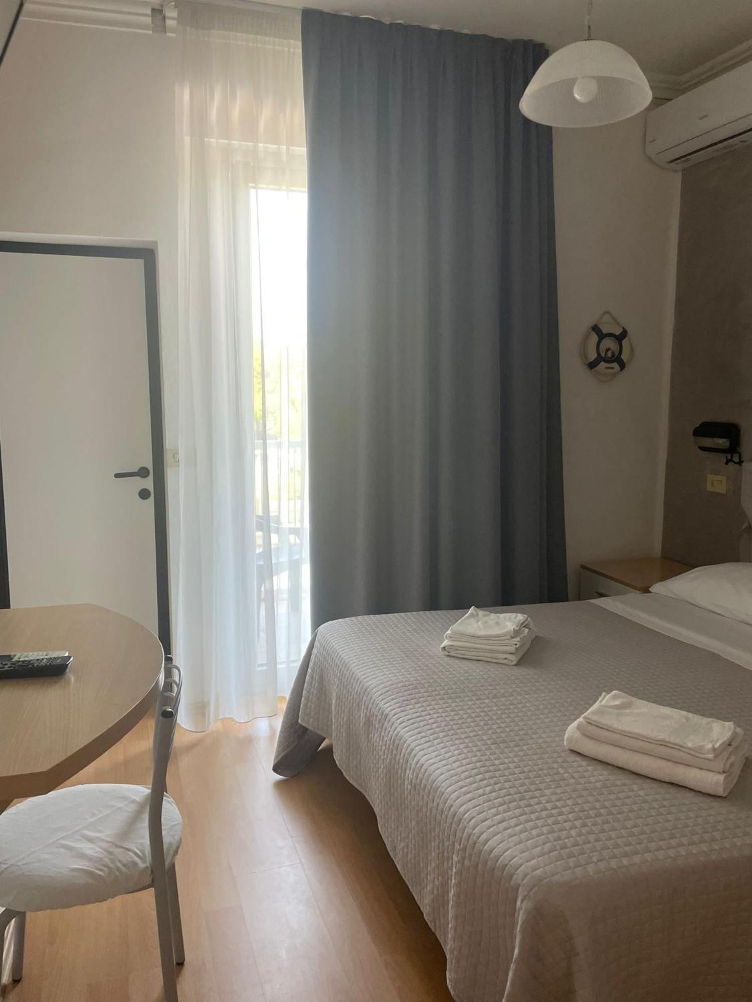 Hotel Hawaii Bed And Coffee Riccione Extérieur photo