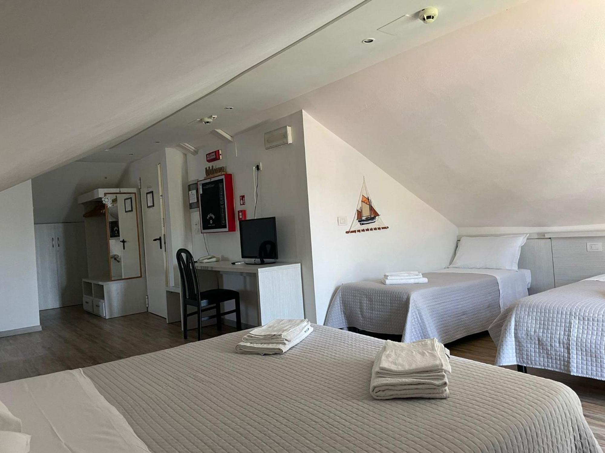 Hotel Hawaii Bed And Coffee Riccione Extérieur photo