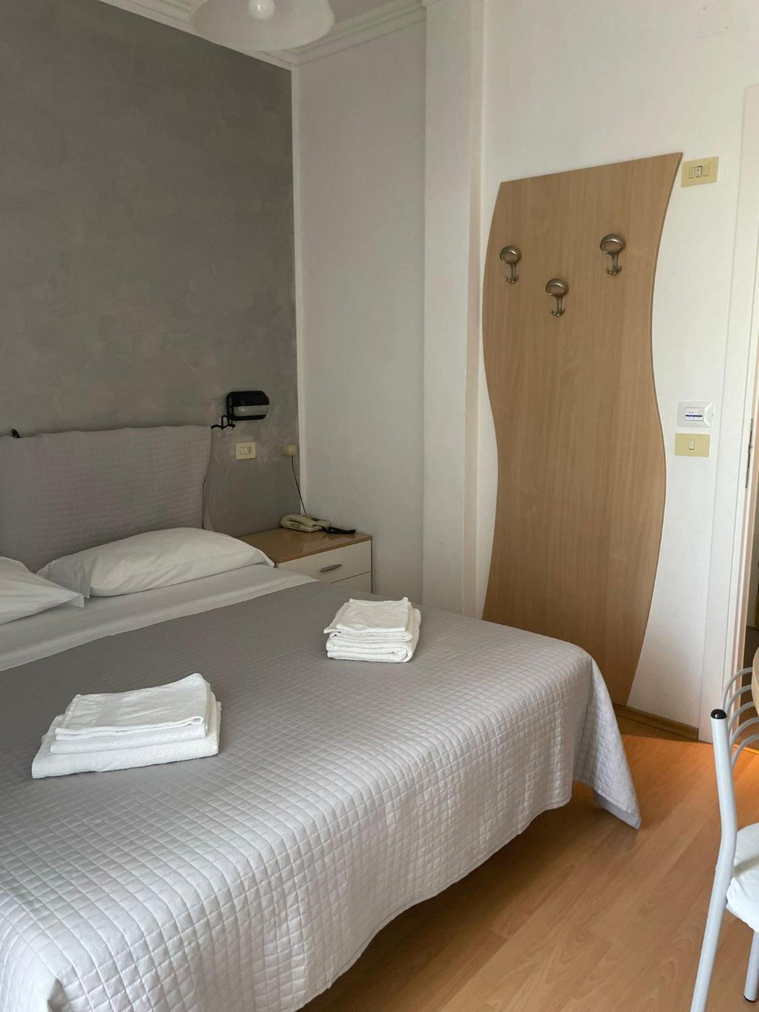 Hotel Hawaii Bed And Coffee Riccione Extérieur photo