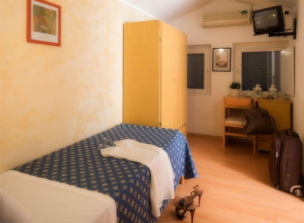 Hotel Hawaii Bed And Coffee Riccione Extérieur photo