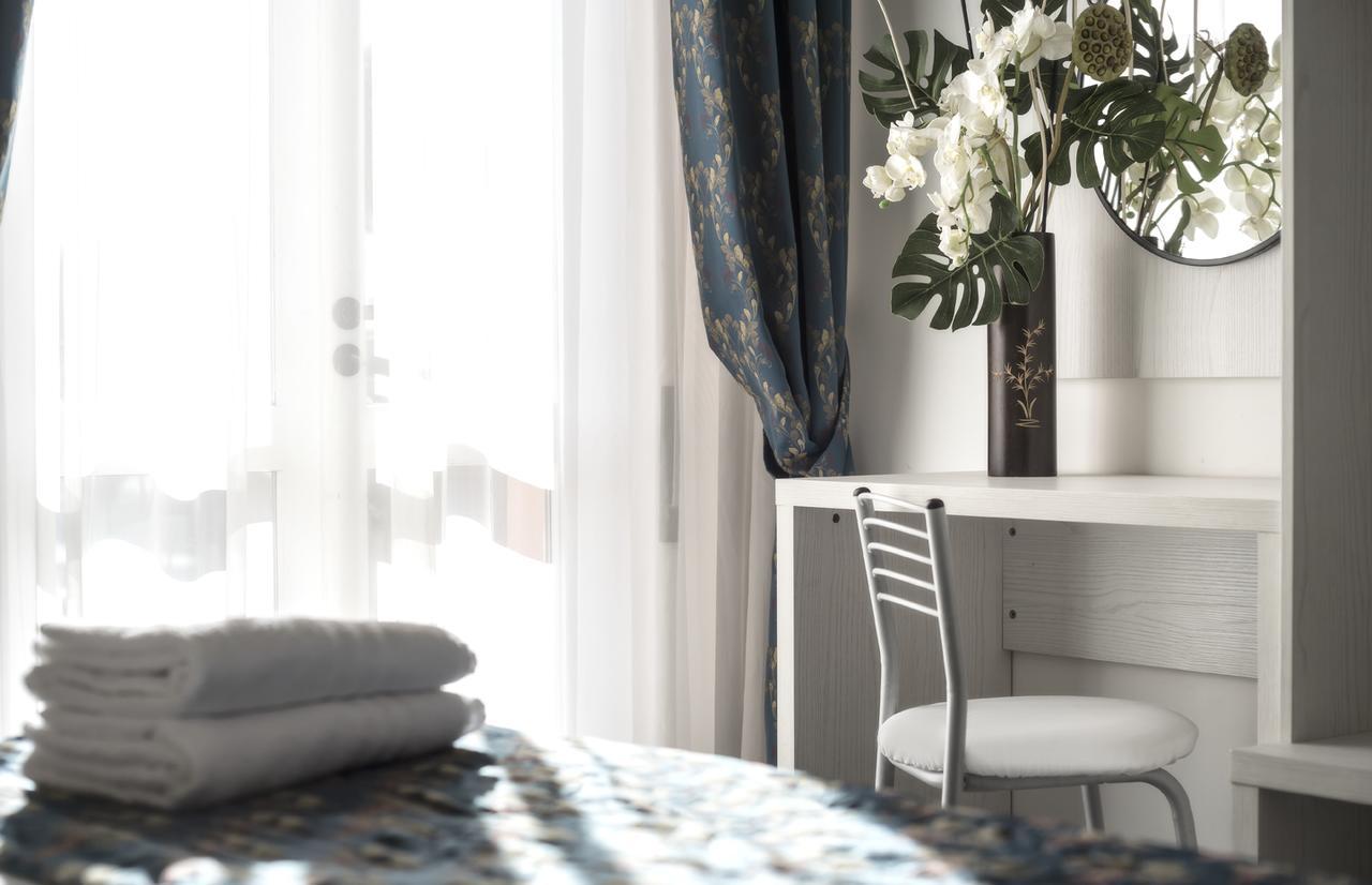 Hotel Hawaii Bed And Coffee Riccione Extérieur photo